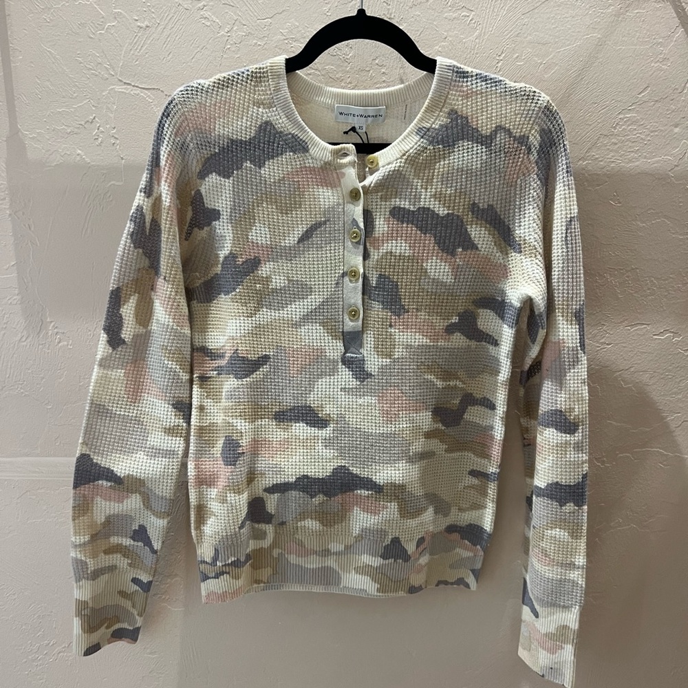 White + Warren Cashmere Camo Waffle Henley in Soft White Camo
